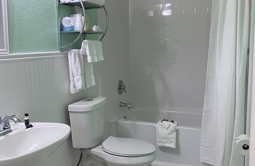 Glen Rose Hotel | Inn On The River
