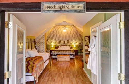 Downtown San Antonio Bed & Breakfast | Inn on the Riverwalk