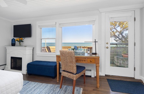 Falmouth Heights Bed & Breakfast | Inn on the Sound