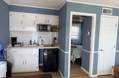 Ocean Pines Apartment | Inn on Turville Cottage, Sleeps 4, Waterfront