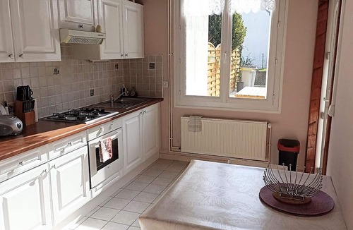 Saint-Leonard House | Inn Saint-Léonard, 2 bedrooms, 4 people
