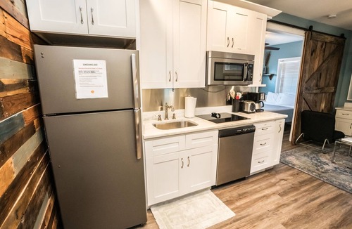 Tampa Heights Apartment | Inn The Heights - Apt. 9