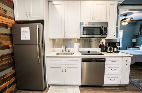 Tampa Heights Apartment | Inn The Heights - Apt. 9