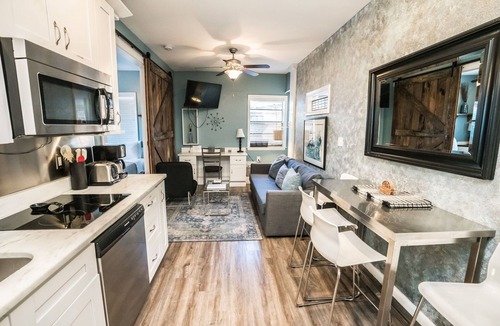 Tampa Heights Apartment | Inn The Heights - Apt. 9