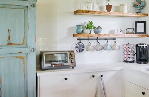Lincoln Apartment | Inn The Orchard, Modern Log Cabin, on water edge