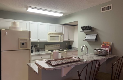 Hertford Condo | Inner Banks Condo With Golf Course and Marina Access