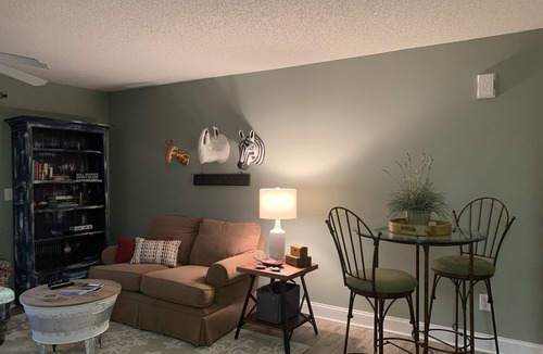 Hertford Condo | Inner Banks Condo With Golf Course and Marina Access