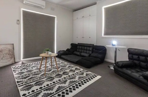 Caulfield North House | Inner Melb 6B3b Luxury Holiday House&Private Pool