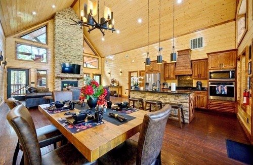 Pickens Cabin | INNER PEACE Lux Cabin: XL Hot Tub 2Firplaces - The Perfect Getaway!