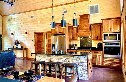 Pickens Cabin | INNER PEACE Lux Cabin: XL Hot Tub 2Firplaces - The Perfect Getaway!