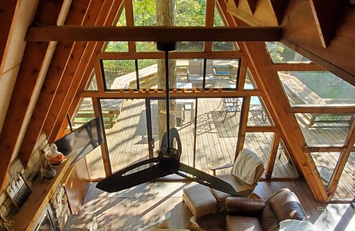 Innsbrook Ski Chalet | Innsbrook Falls Hideaway - Roomy lakefront Chalet w/spacious deck & firepit