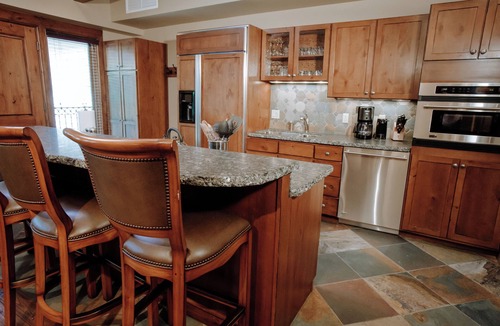 West End Condo | Innsbruck Aspen | Deluxe One-Bedroom Garden Residence 02 w/Hot tub, Centrally located