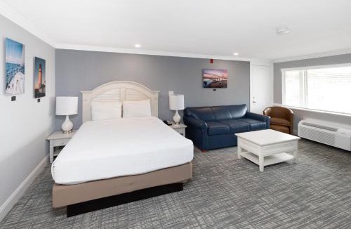 Falmouth Heights Hotel | InnSeason Resorts HarborWalk