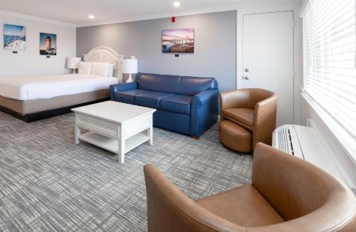 Falmouth Heights Hotel | InnSeason Resorts HarborWalk