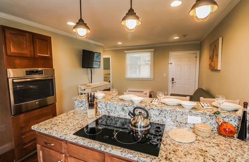 Falmouth Heights Hotel | InnSeason Resorts HarborWalk