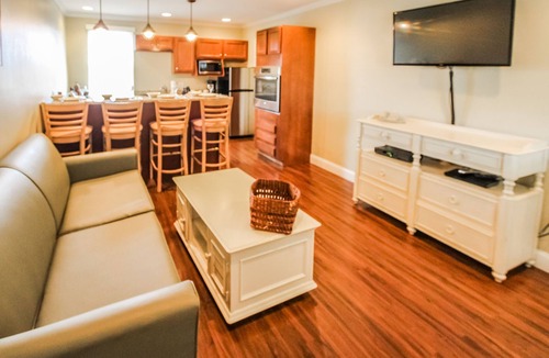 Falmouth Heights Hotel | InnSeason Resorts HarborWalk