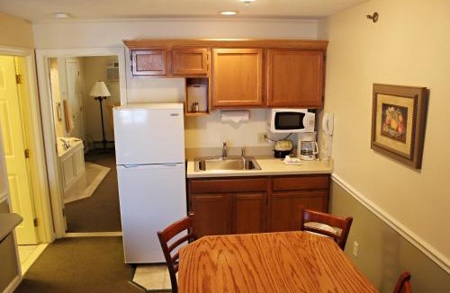 Ogunquit Resort | InnSeason Resorts The Falls at Ogunquit