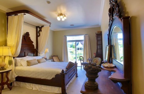 Logansport Bed & Breakfast | Inntiquity A Country Inn