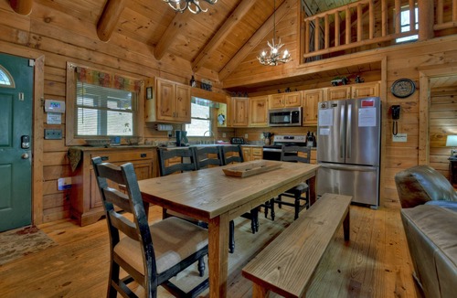 McCaysville Cabin | Inquire for Spring Discounts