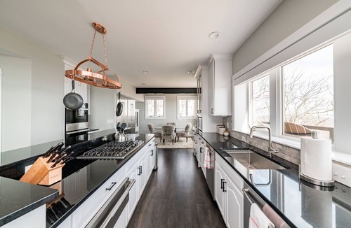 Roseland House | Insane Mountain Views - New Listing