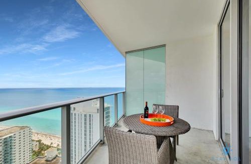 Hollywood South Central Beach Apartment | Insane Ocean View Balcony Beachfront Resort Pool