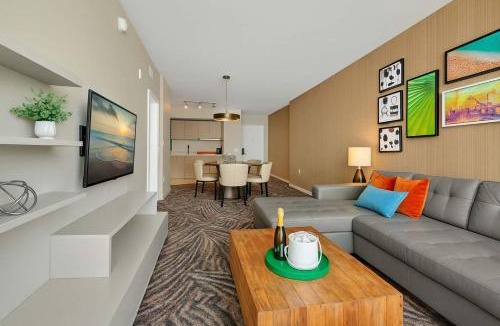 Hollywood South Central Beach Apartment | Insane Ocean View Balcony Beachfront Resort Pool
