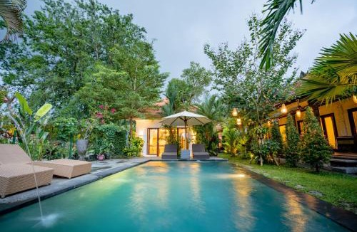 Melayang Bed & Breakfast | Insenja 4 Bedroom Private Villa & Resto Ubud