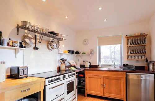 Kincraig Cottage | INSHCRAIG, family friendly, with open fire in Kincraig