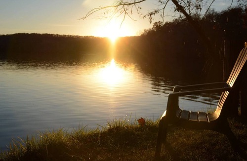 Camdenton Cottage | Inside the Premier Old Kinderhook Golf Resort, Pet Friendly and FREE Kayaking!