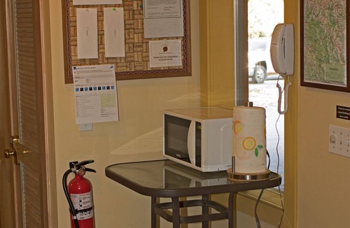 Yosemite West Apartment | Inside Yosemite N.P. Gates!, the Lodgepole Room is Minutes From the Valley.