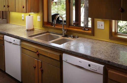 Yosemite West House | Inside Yosemite N.P. Gates, our luxury home is minutes from valley attractions.