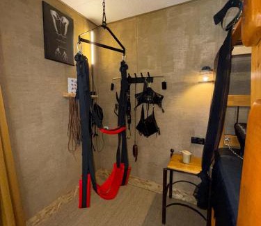 Douzens Hotel | Insinuances