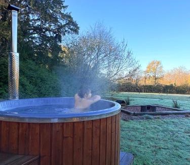 Saint-Christophe-sur-Conde Ski Chalet | Insolite: Le Kota du Lutin Many