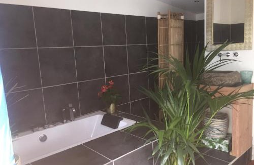 Saint-Remeze Ski Chalet | Insolite Bois Cailloux avec Spa