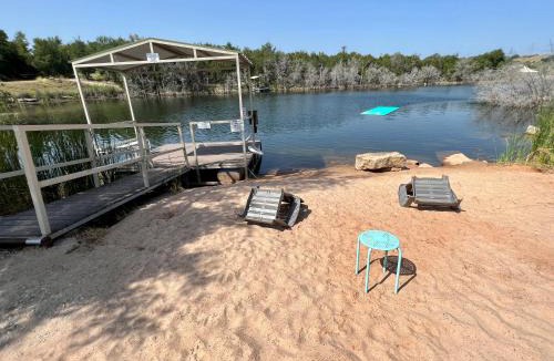 Jacksboro Villa | Inspiration Cabin at Lake Godstone