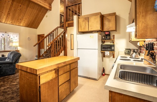 Twain Harte Cabin | Inspiration Chalet - Summer Pool Access!