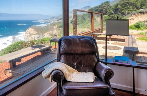 Carmel House | Inspiring Oceanfront Home with Dramatic Coastal Views