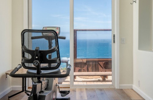 Carmel House | Inspiring Oceanfront Home with Dramatic Coastal Views