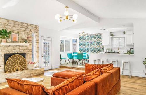 Scofield Farms House | Insta-worthy Bachelorette Pool Party near Domain