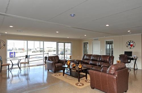 Karnes City Hotel | Instalodge Hotel and Suites Karnes City