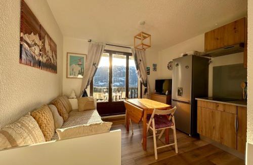 Barcelonnette Apartment | Instant Soleil - WIFI - Vue - Balcon - Parking