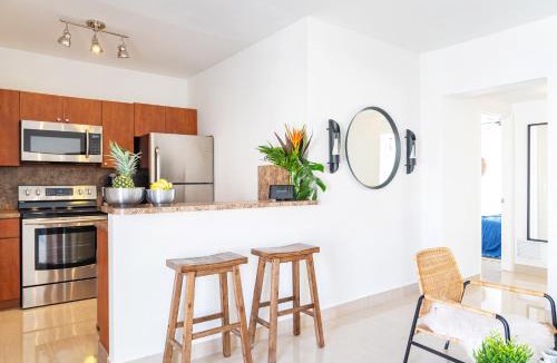 South of Fifth Apartment | Instant Stay Ocean Drive