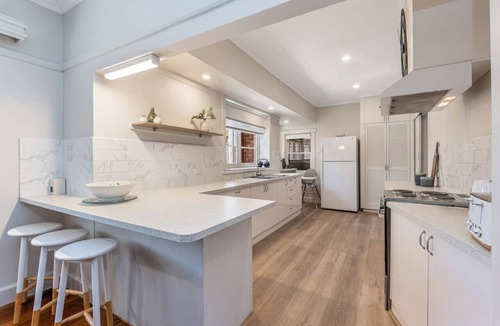 Golden Square House | Insurance Work stays-Pet Friendly-Heating- Netflix