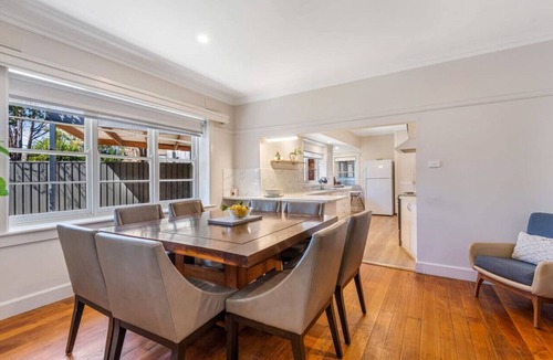 Golden Square House | Insurance Work stays-Pet Friendly-Heating- Netflix