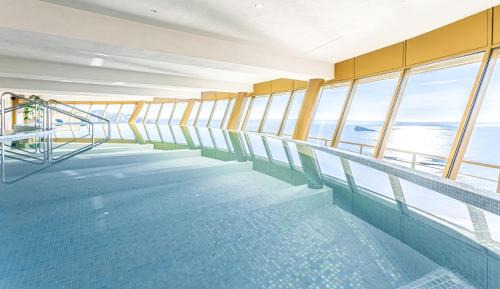 Cala Apartment | Intempo by Holuxe - 272 - 27th floor
