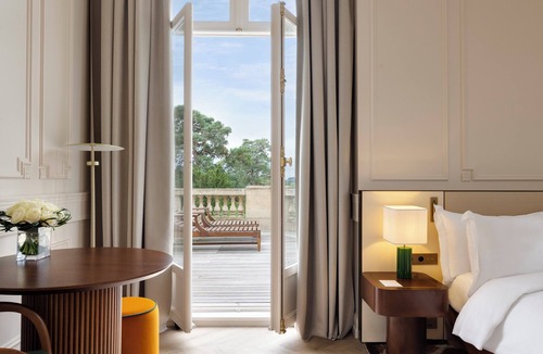 La Chapelle-en-Serval Hotel | InterContinental Chantilly Chateau Mont Royal by IHG