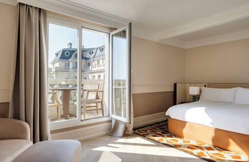 La Chapelle-en-Serval Hotel | InterContinental Chantilly Chateau Mont Royal by IHG