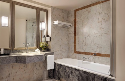 La Chapelle-en-Serval Hotel | InterContinental Chantilly Chateau Mont Royal by IHG