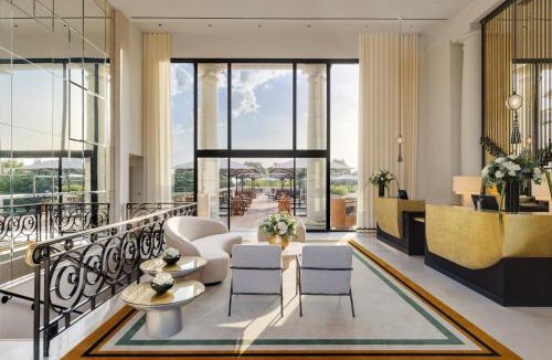 La Chapelle-en-Serval Hotel | InterContinental Hotels Chantilly Chateau Mont Royal by IHG