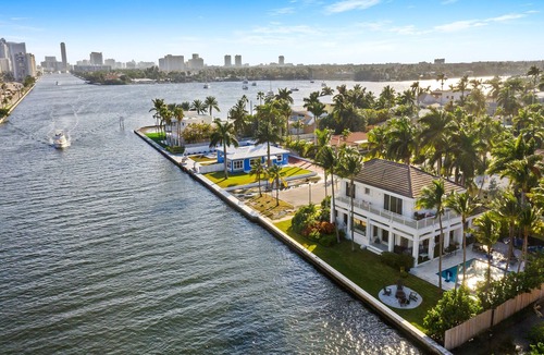 Hollywood South Central Beach Cottage | Intercostal beauty with heated pool + Spa!